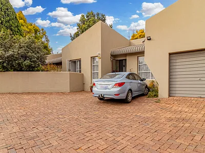 3 Bedroom Townhouse For Sale in Centurion - 4GMZ.webp