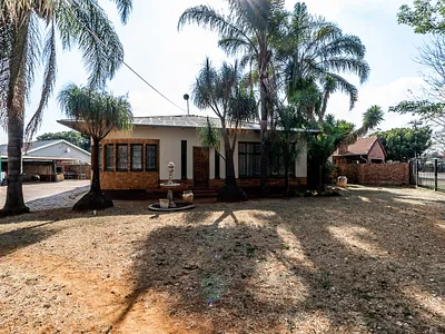 5 Bedroom House For Sale in Pretoria - azVh.webp