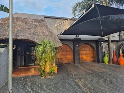 6 Bedroom House For Sale in Pretoria - img