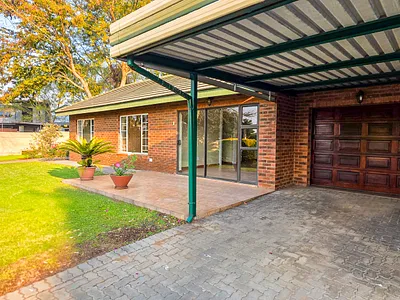 2 Bedroom Townhouse For Sale in Pretoria - img