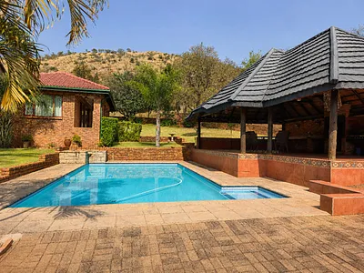 5 Bedroom House For Sale in Akasia - IV1I.webp