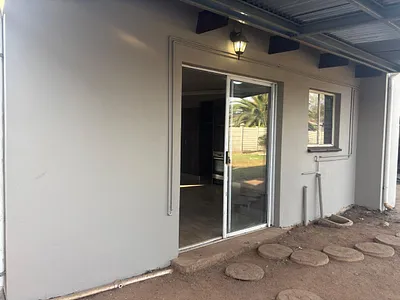 0.5 Bedroom Apartment To Rent in Pretoria - pd7s.webp