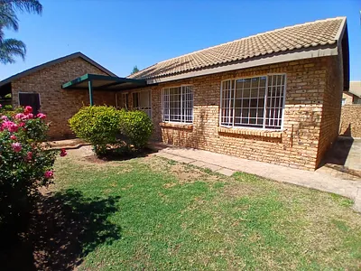 2 Bedroom Townhouse To Rent in Pretoria - img