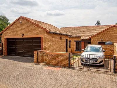 3 Bedroom Townhouse For Sale in Pretoria - img