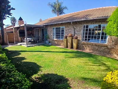 3 Bedroom Townhouse To Rent in Pretoria - 5nkL.webp