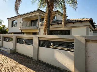 5 Bedroom House For Sale in Akasia - l6bm.webp