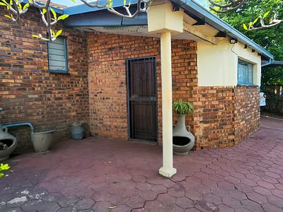 3 Bedroom House For Sale in Pretoria - E3Jc.webp