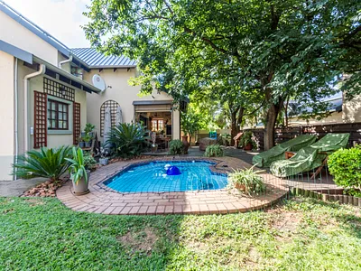 2.5 Bedroom Townhouse For Sale in Pretoria - 4Arr.webp