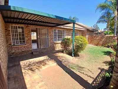 2 Bedroom Townhouse To Rent in Pretoria - 9Rbs.webp
