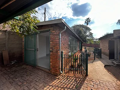1 Bedroom Apartment To Rent in Pretoria - slwE.webp