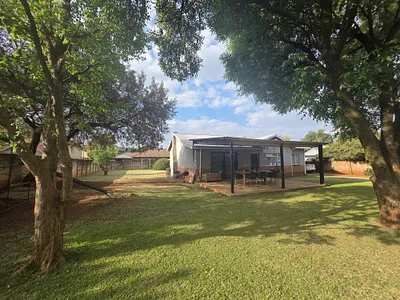 4 Bedroom House To Rent in Pretoria - 1hqJ.webp