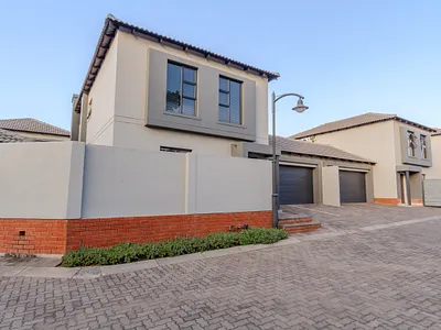 3 Bedroom Townhouse For Sale in Pretoria - MydT.webp