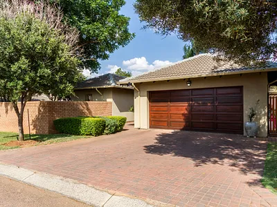3 Bedroom Townhouse To Rent in Pretoria - yNed.webp