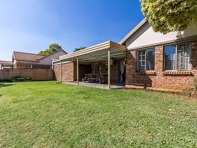 2 Bedroom Townhouse For Sale in Pretoria - FNoq.webp