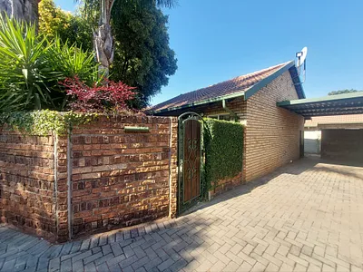 2 Bedroom Townhouse For Sale in Pretoria - CnFD.webp