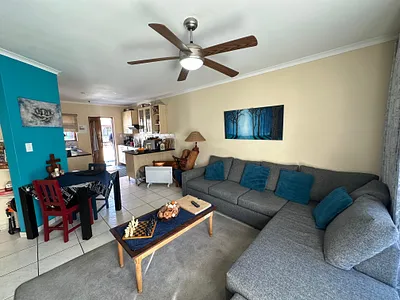 2 Bedroom Apartment For Sale in Pretoria - EsC0.webp