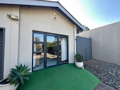 1 Bedroom Apartment To Rent in Pretoria - YeOC.webp