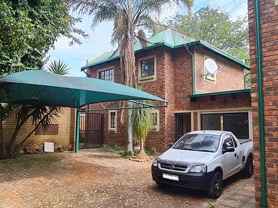 2 Bedroom Townhouse For Sale in Pretoria - 9VOT.webp