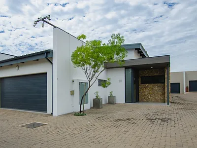 2 Bedroom Townhouse For Sale in Pretoria - AjfQ.webp