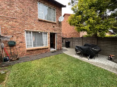 2 Bedroom Apartment For Sale in Pretoria - img