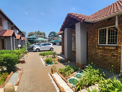 2 Bedroom Townhouse For Sale in Pretoria - img