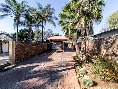7 Bedroom House For Sale in Pretoria - img