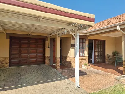 2 Bedroom Townhouse To Rent in Pretoria - Qi6h.webp