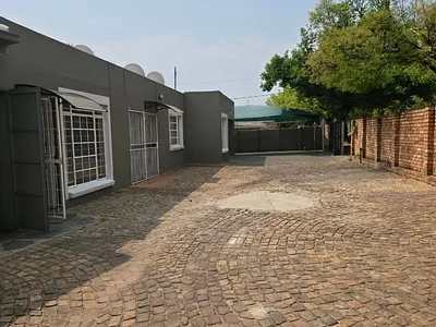 1 Bedroom Apartment To Rent in Pretoria - img