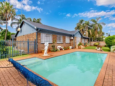 4 Bedroom House For Sale in Akasia - qezt.webp