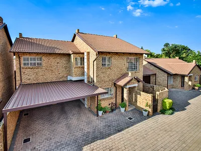 3 Bedroom Townhouse For Sale in Pretoria - img