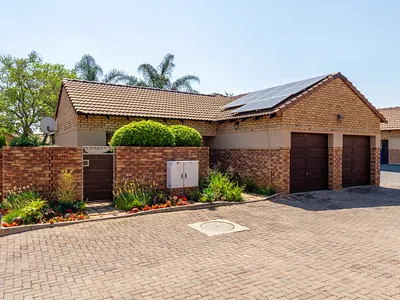 3 Bedroom Townhouse For Sale in Pretoria - img