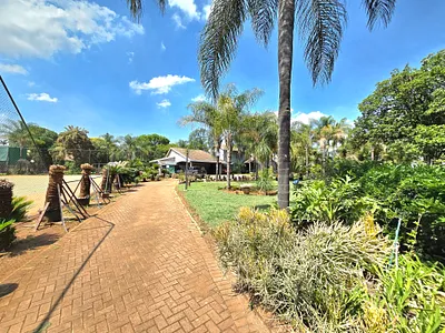 Farm For Sale in Akasia - dpcX.webp