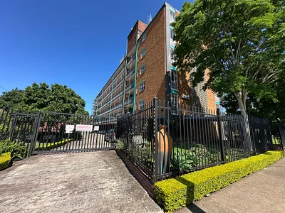 2 Bedroom Apartment For Sale in Pretoria - img