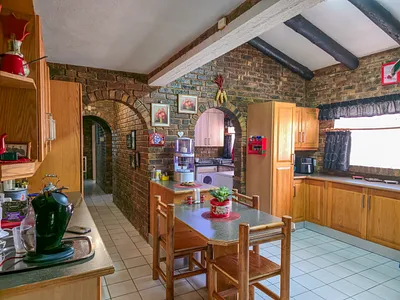 4 Bedroom House For Sale in Akasia - ITnl.webp