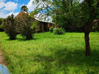 Farm For Sale in Rayton - 4FgV.webp