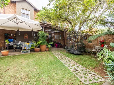 3 Bedroom Townhouse For Sale in Pretoria - kfw0.webp