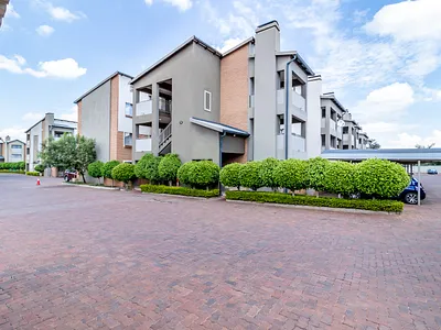 2 Bedroom Apartment For Sale in Pretoria - yKDl.webp