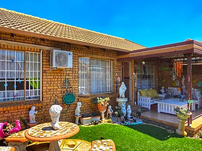 2 Bedroom Townhouse For Sale in Pretoria - FqM7.webp