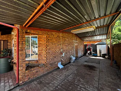 1 Bedroom Apartment To Rent in Pretoria - q21D.webp