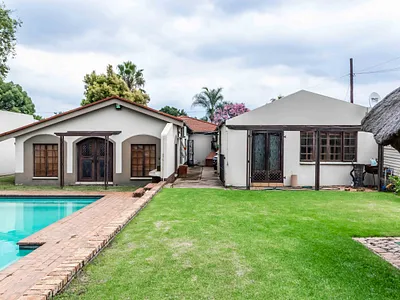 4 Bedroom House For Sale in Pretoria - img