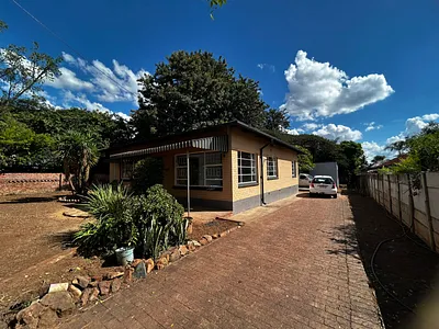 2 Bedroom House To Rent in Pretoria - img