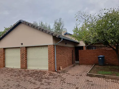 3 Bedroom Townhouse To Rent in Pretoria - img