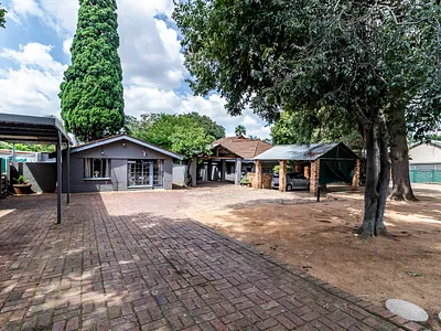5 Bedroom House For Sale in Pretoria - AMC7.webp
