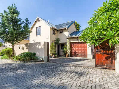 2.5 Bedroom Apartment For Sale in Pretoria - 9eVd.webp