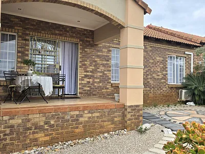 2 Bedroom Townhouse For Sale in Pretoria - FSdk.webp