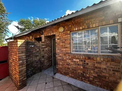 2 Bedroom Apartment To Rent in Pretoria - u6CV.webp