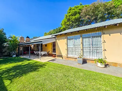 3 Bedroom Townhouse For Sale in Pretoria - u3tN.webp