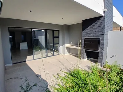 2 Bedroom Townhouse For Sale in Pretoria - Oq0p.webp