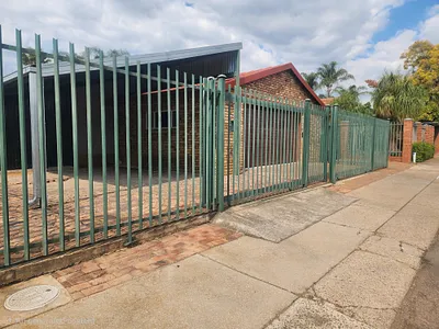 4 Bedroom House For Sale in Pretoria - 5jE3.webp