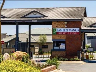 4 Bedroom Townhouse For Sale in Pretoria - 3miE.webp